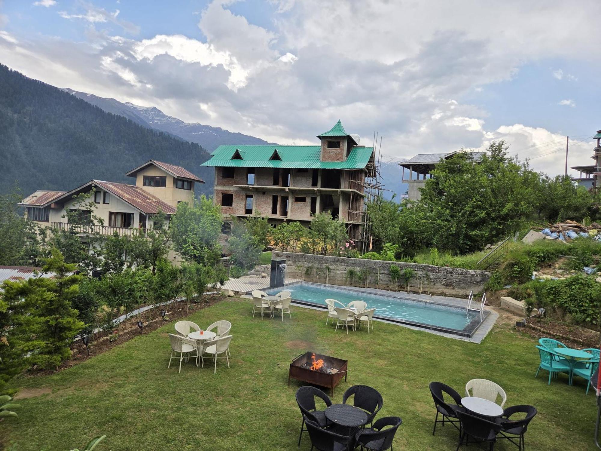 Smuggler Resort By West Western Near To Mall Road & Hadimba Temple # Swimming Pool#Free Pick From Volvo Bus Stand Manāli Exteriér fotografie