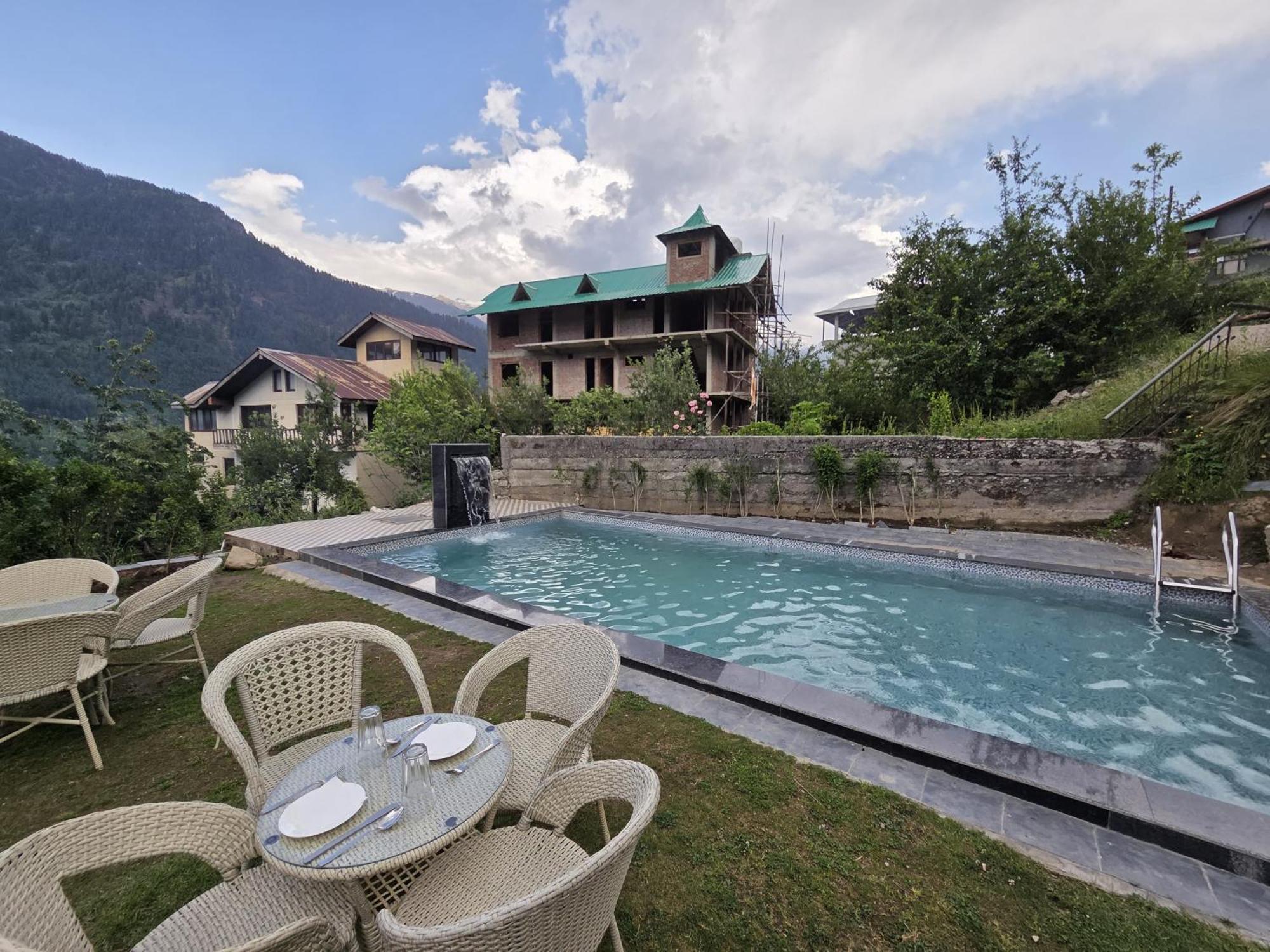Smuggler Resort By West Western Near To Mall Road & Hadimba Temple # Swimming Pool#Free Pick From Volvo Bus Stand Manāli Exteriér fotografie